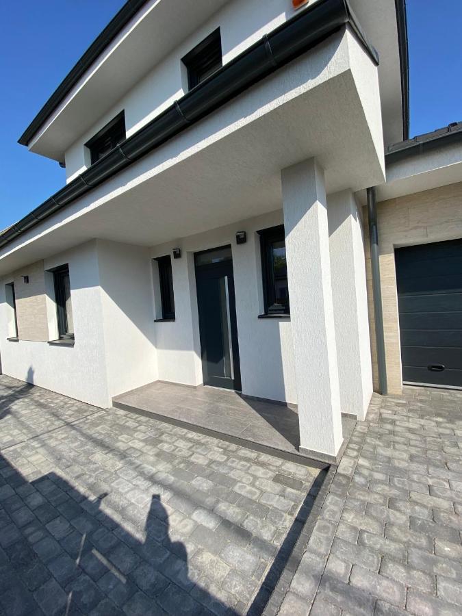 Apartmán Twin House Gyál Exteriér fotografie