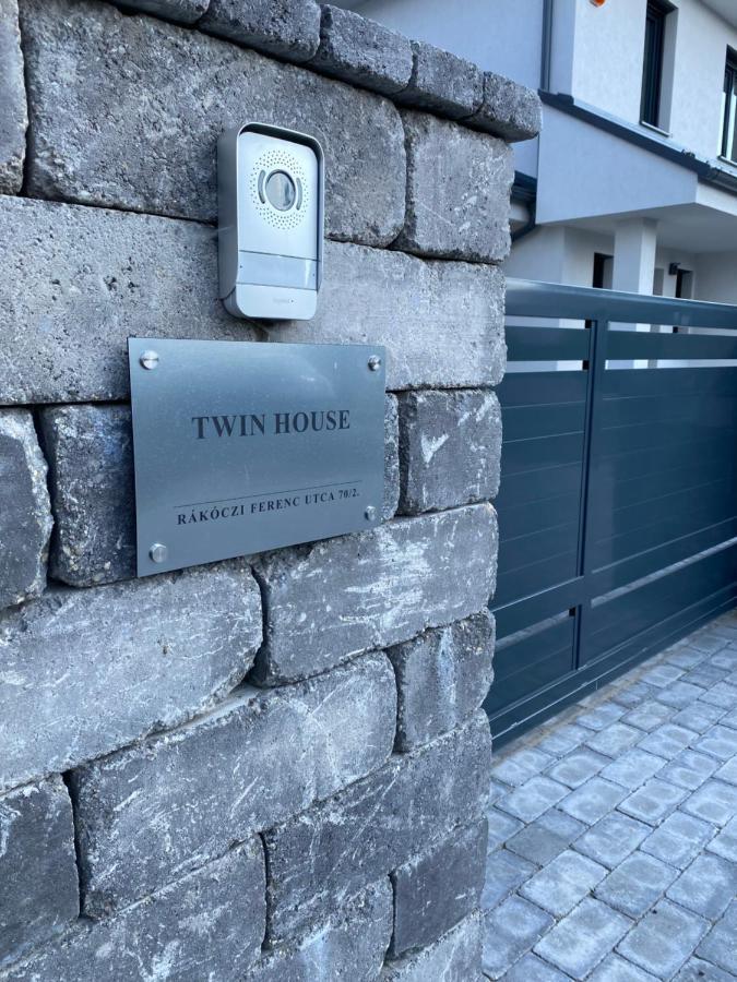 Apartmán Twin House Gyál Exteriér fotografie