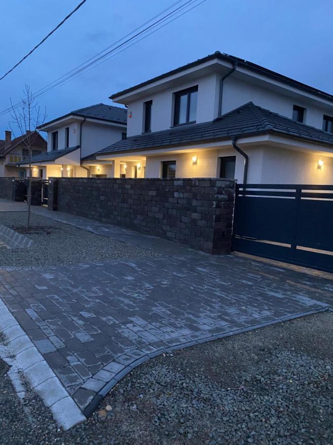 Apartmán Twin House Gyál Exteriér fotografie